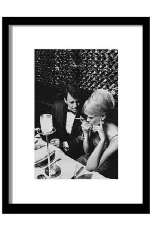 Poster - Black White Dinner Scene - Old Money Aesthetic Arzulanan Kadın Ve Bolluk Manifesti
