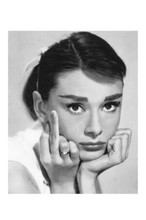 Poster - Audrey Hepburn Portrait - Elegant Feminine Kalın Kuşe Kağıt